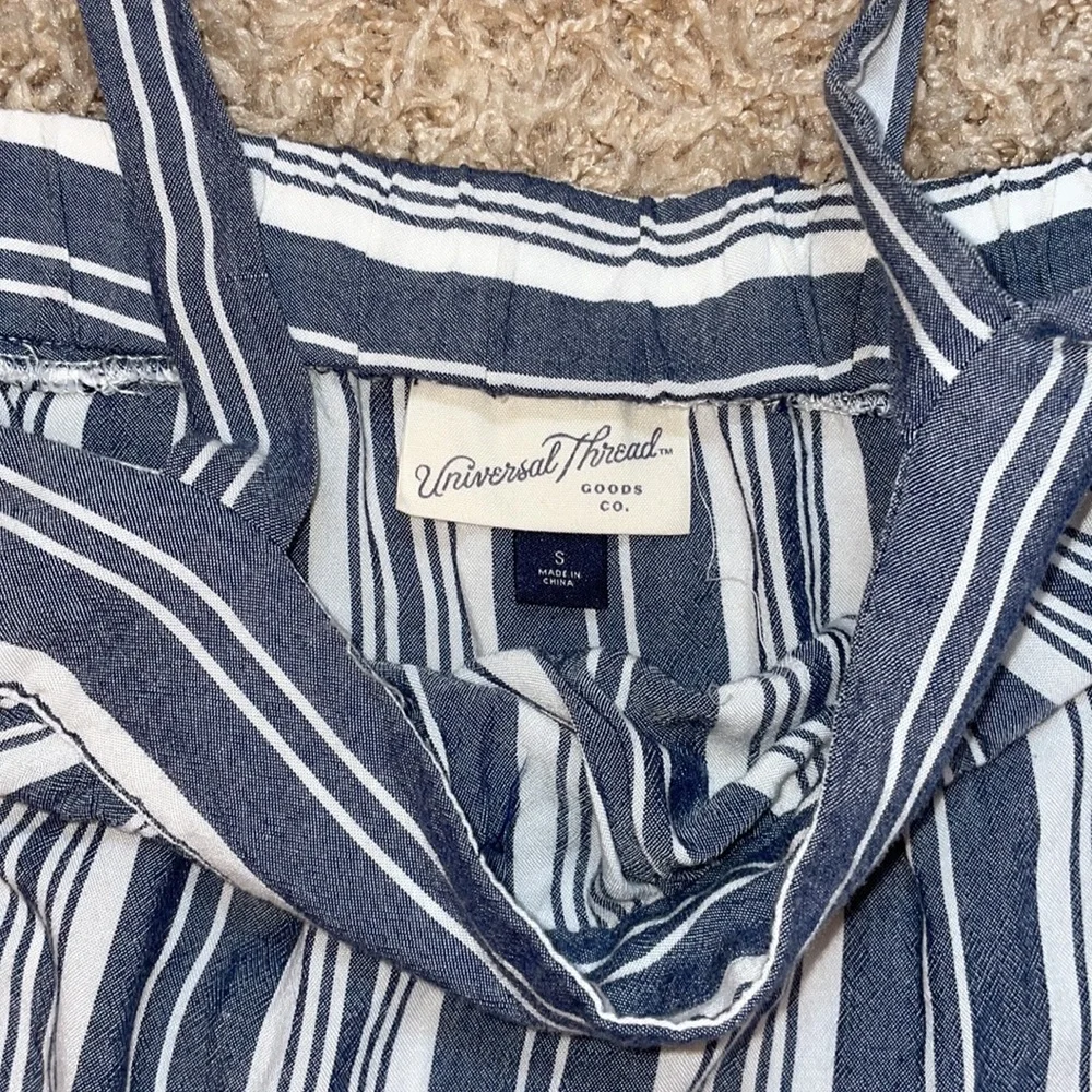 Small Universal Thread Tank Top - Picture 5 of 5